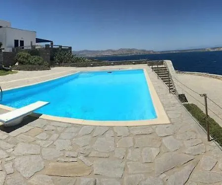 Waterfront Antiparos Villa *